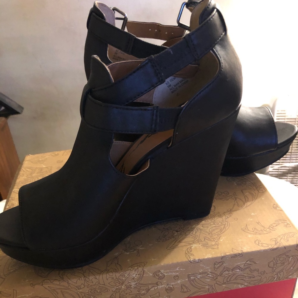 Strappy sandals